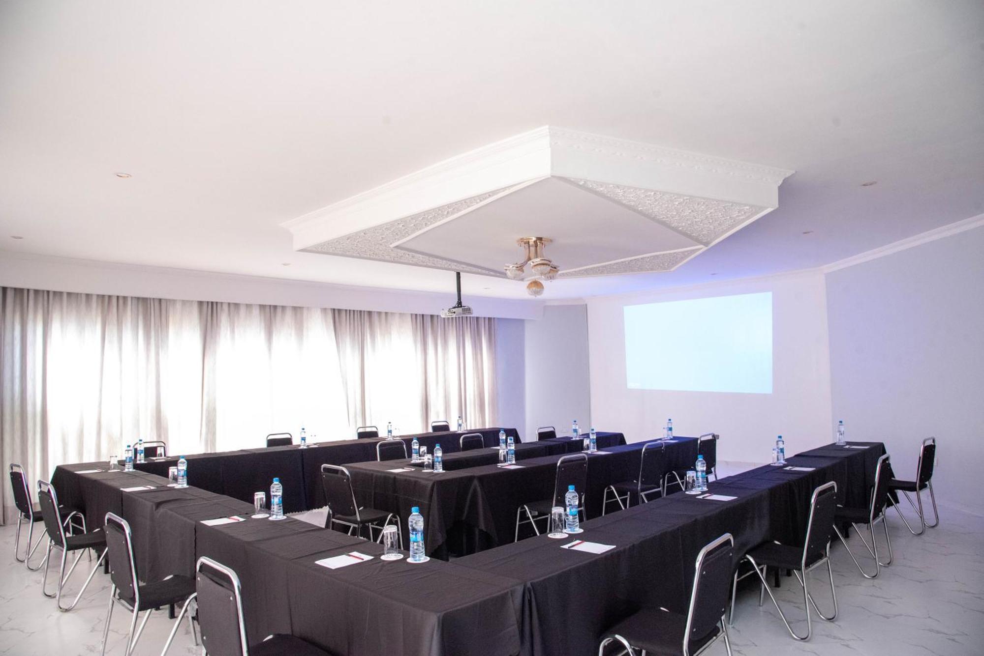 Mika Hotel Kabulonga Lusaka Exterior photo